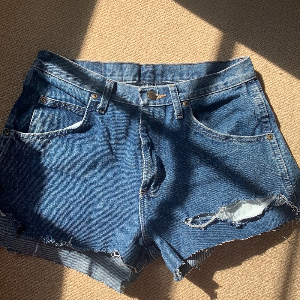 vintage wrangler super distressed shorts!!